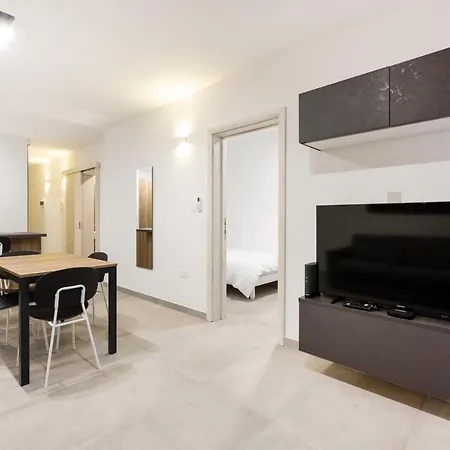 7-hosted By Sweetstay * Gzira